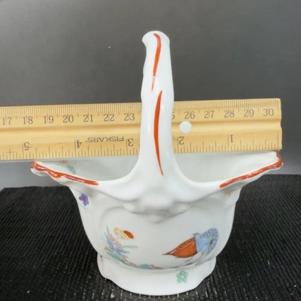 Chantilly Decor Kakiemon Porcelaine du Musée Conde Porcelain Basket Bowl Vintage